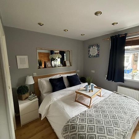 Amazing En-Suite Apartment In Finchley Central London Exteriör bild