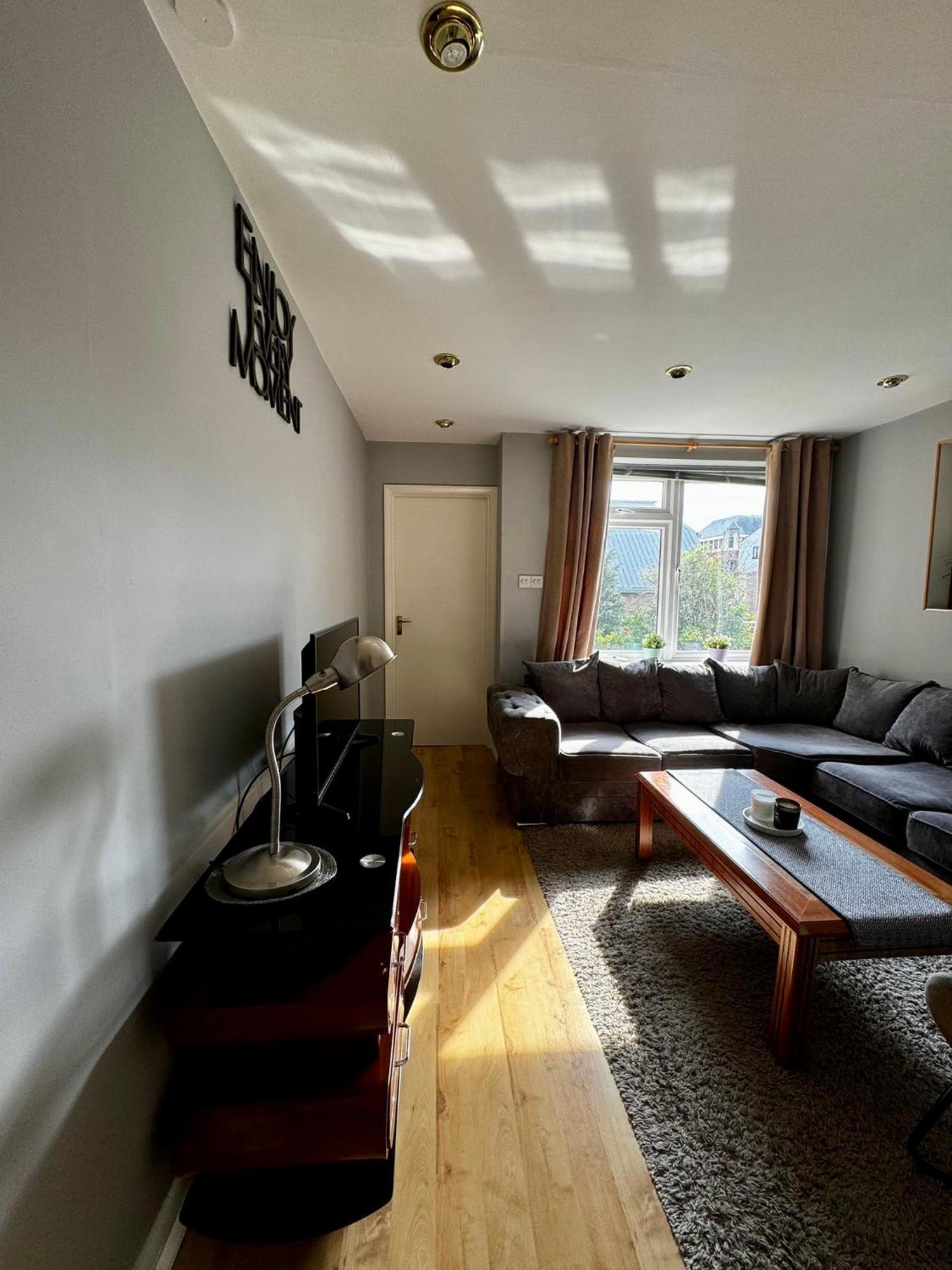 Amazing En-Suite Apartment In Finchley Central London Exteriör bild