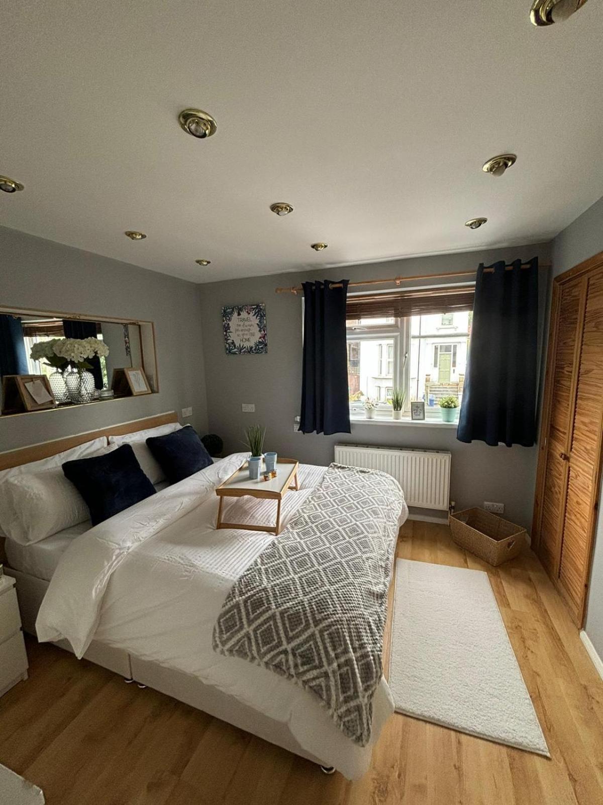Amazing En-Suite Apartment In Finchley Central London Exteriör bild