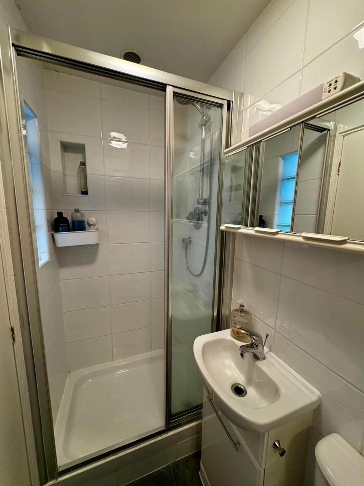 Amazing En-Suite Apartment In Finchley Central London Exteriör bild