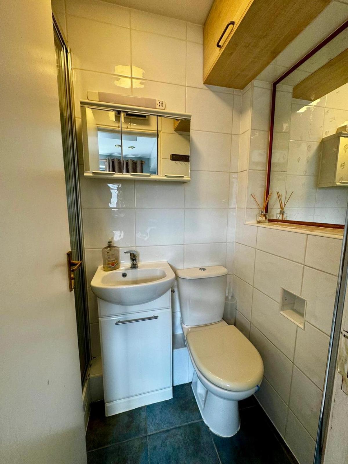 Amazing En-Suite Apartment In Finchley Central London Exteriör bild