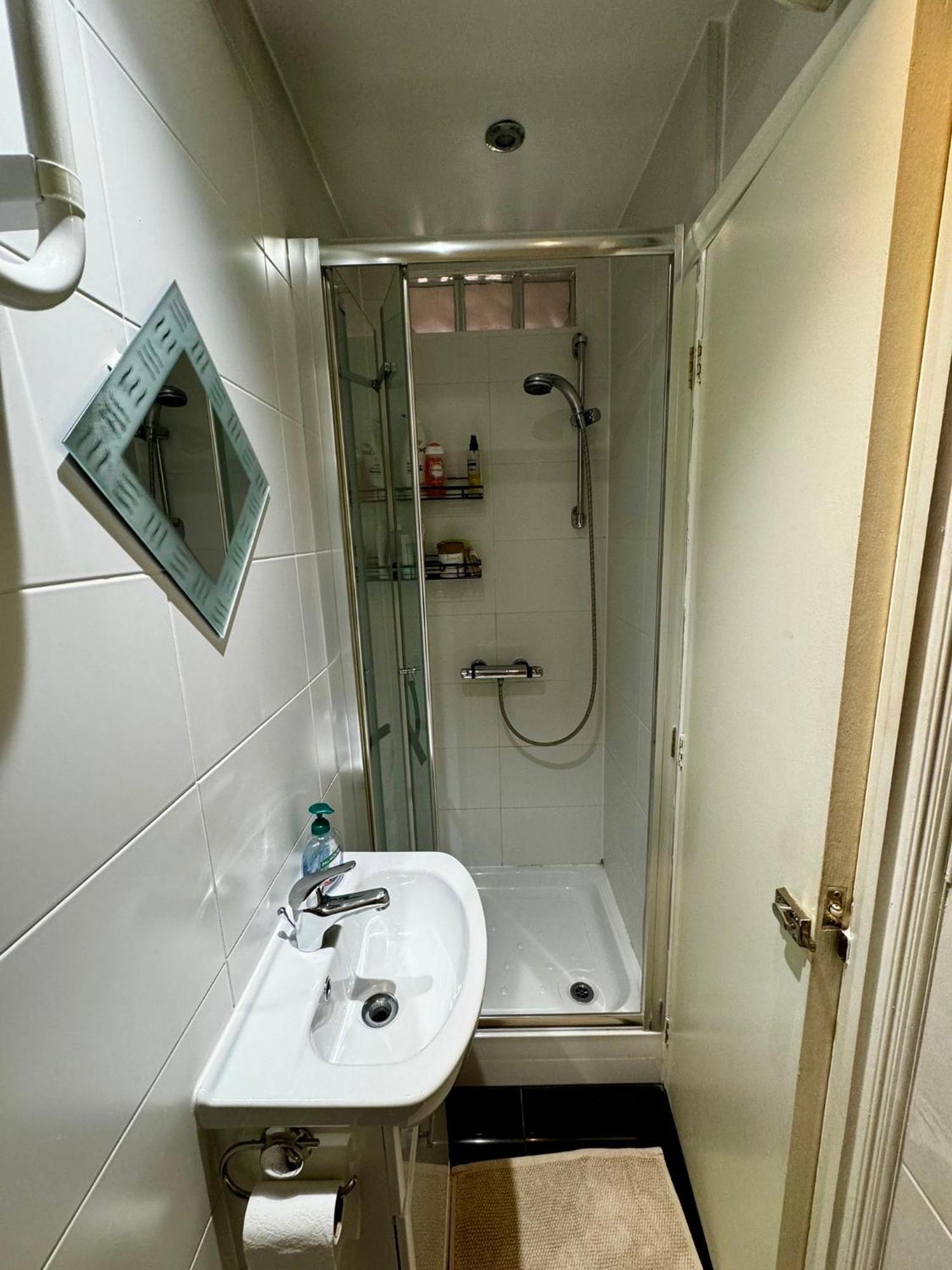 Amazing En-Suite Apartment In Finchley Central London Exteriör bild
