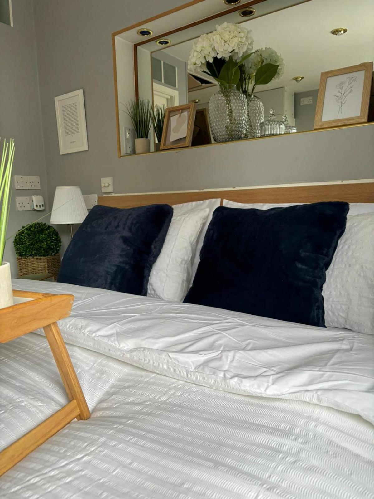 Amazing En-Suite Apartment In Finchley Central London Exteriör bild