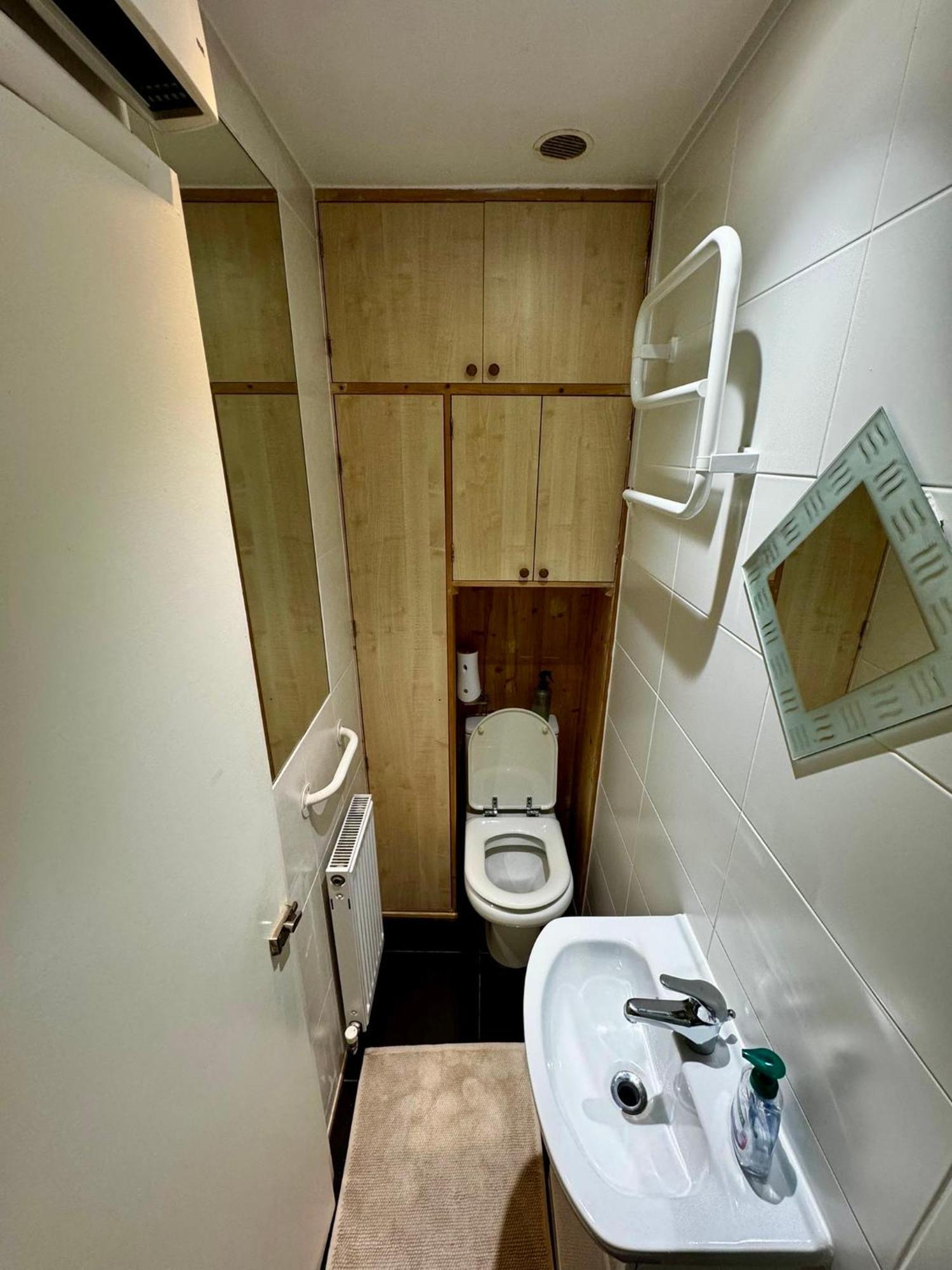 Amazing En-Suite Apartment In Finchley Central London Exteriör bild
