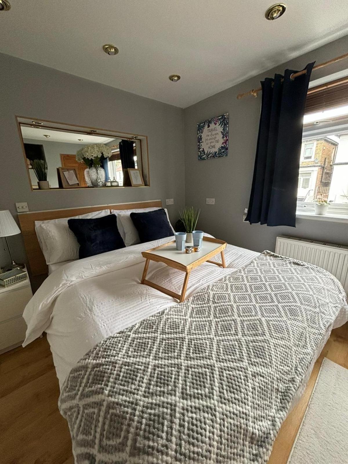Amazing En-Suite Apartment In Finchley Central London Exteriör bild