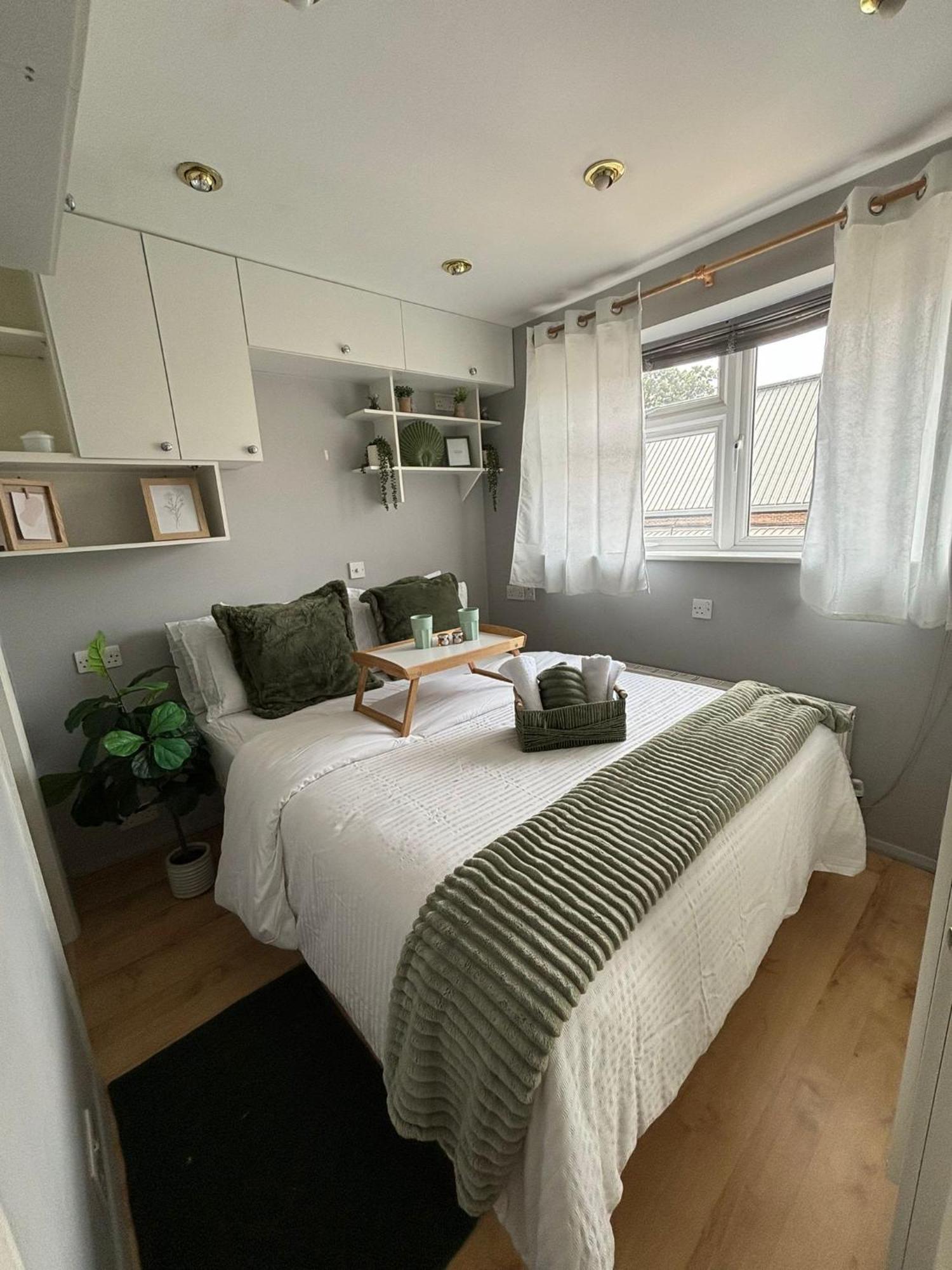 Amazing En-Suite Apartment In Finchley Central London Exteriör bild